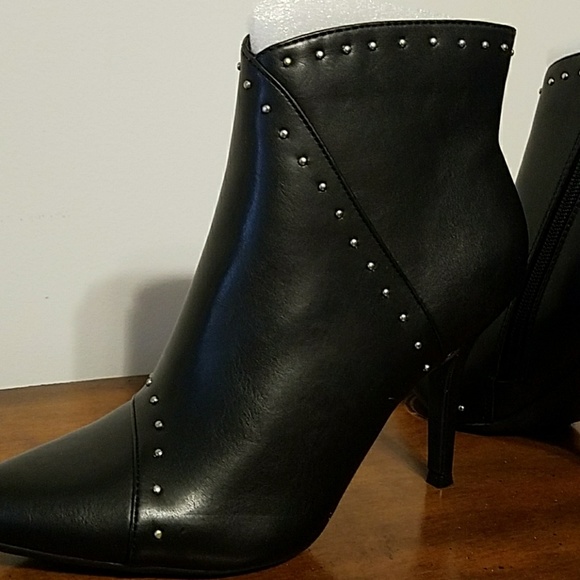 The Limited 'Trixxa' faux leather booties - Picture 5 of 5